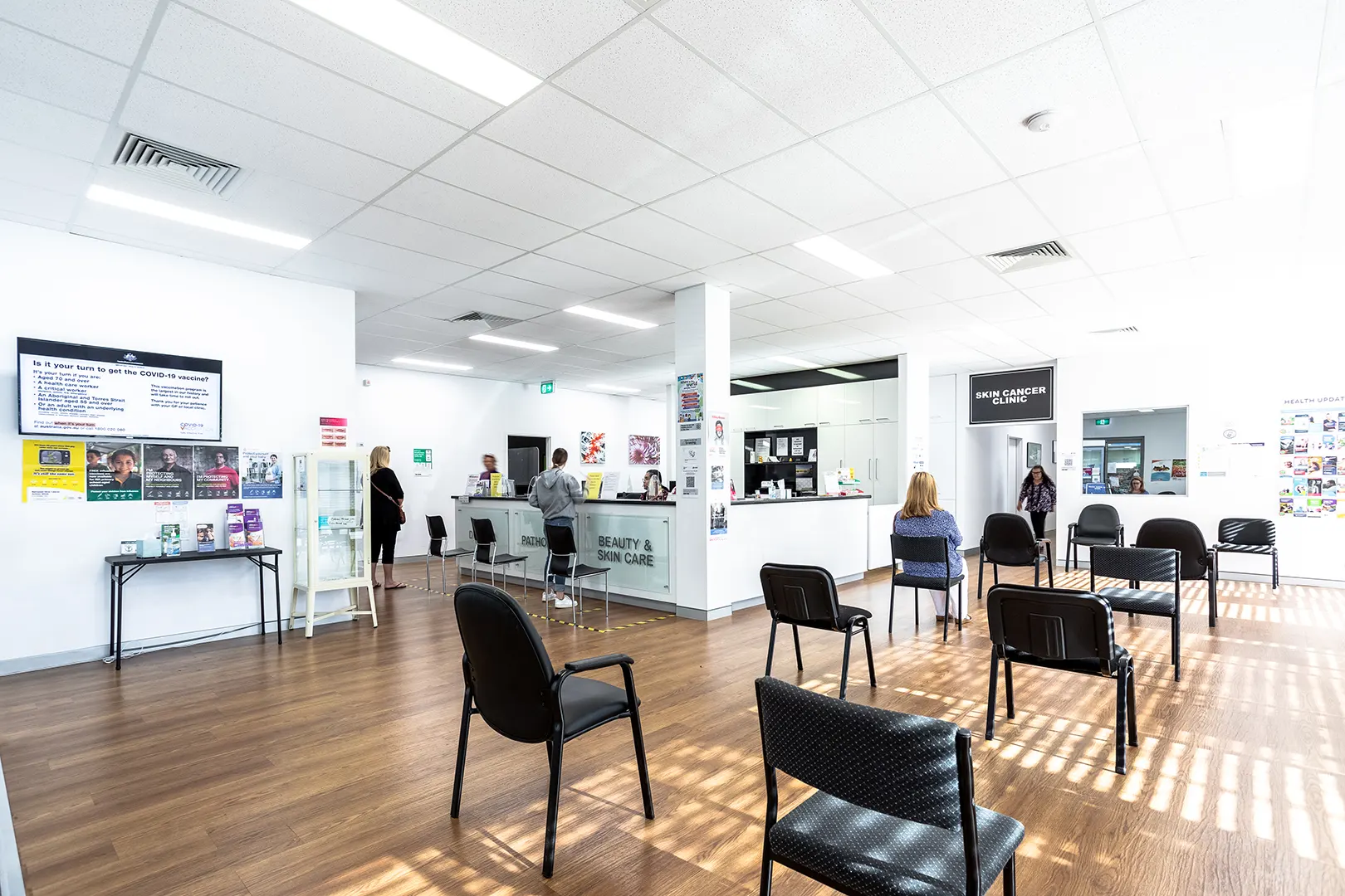 a contemporary two-story healthcare Real Estate with a total floor area of 1,614 square meters.